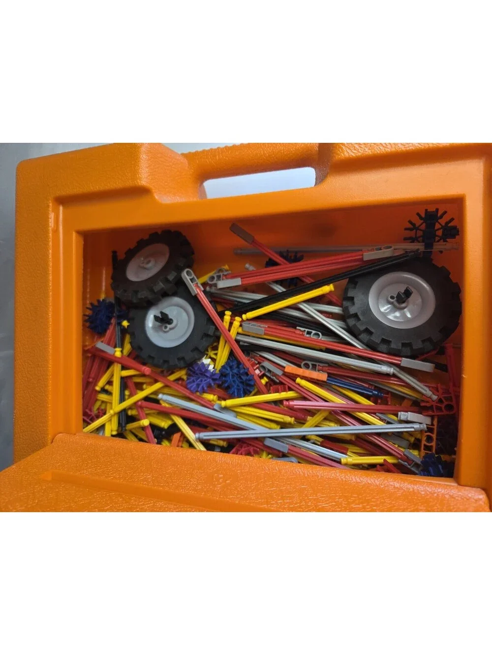 K'Nex Orange Carrying Case & Loose Pieces -- UNCOUNTED SC1